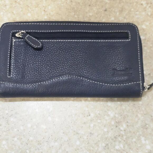 Tignanello Genuine Leather Brown 8" x 4.5" Wallet - Picture 1 of 6